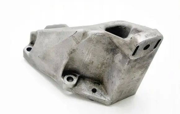 Audi A4 S4 B5 8D Gearbox mounting bracket 8D0199307J