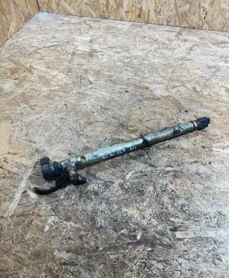 Mercedes-Benz C W203 Fuel main line pipe A6110700395 006703L2