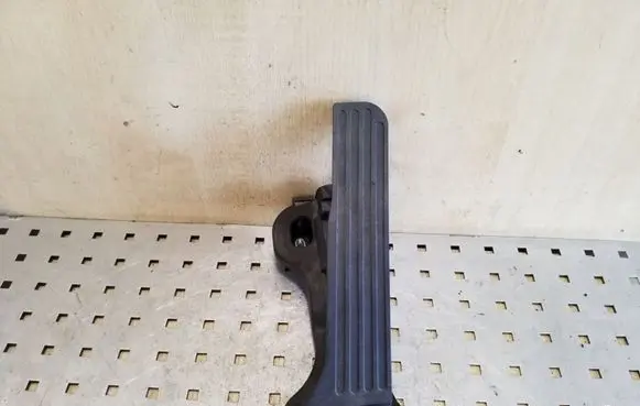 Volkswagen PASSAT B6 Accelerator throttle pedal 1K1721503L