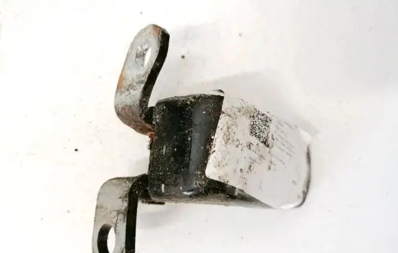 Honda CR-V Rear door lower hinge