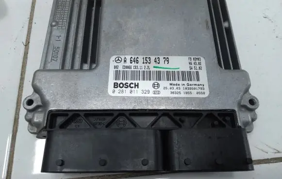 Mercedes-Benz E W212 Engine control unit/module ECU A6461534379