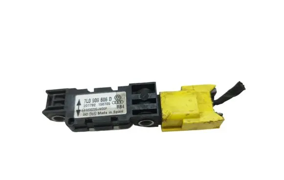 Volkswagen Phaeton Airbag deployment crash/impact sensor 7L0909606D 201792 150705