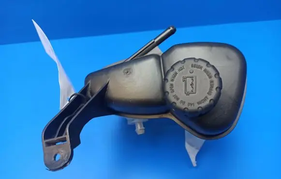 Mercedes-Benz B W245 Coolant expansion tank/reservoir 1695000049 1695010015
