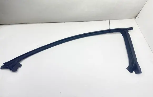 Mercedes-Benz CLS C219 Front door rubber seal A2197200154