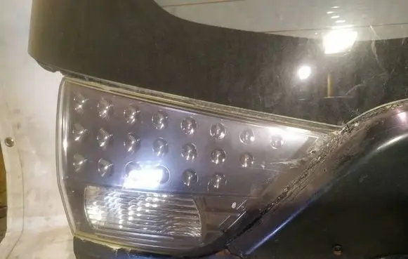 Mitsubishi Outlander Tailgate rear/tail lights