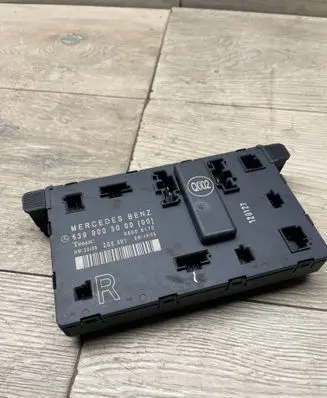 Mercedes-Benz Vito Viano W639 Door control unit/module 6399003000 00006170