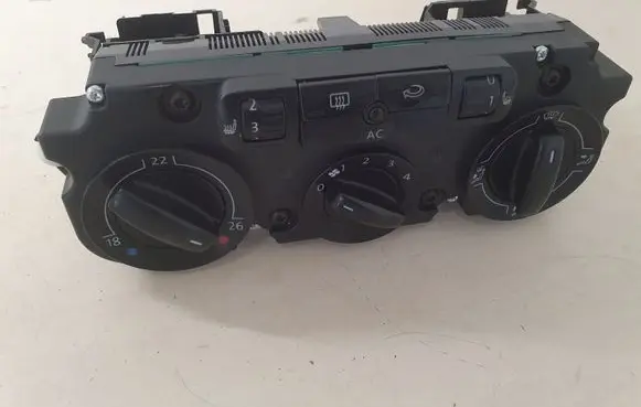 Volkswagen PASSAT B6 Climate control unit 3C2820045A