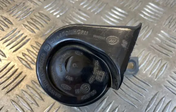 Opel Vivaro Horn signal 256105748R 6033FB2385 93456400