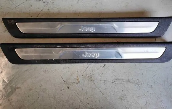 Jeep Cherokee KL Foot area side trim