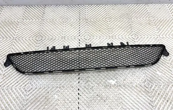 Mercedes-Benz E W212 Front bumper lower grill 