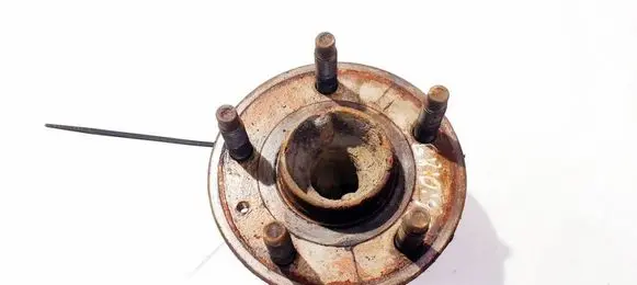 Opel Astra J Rear wheel hub