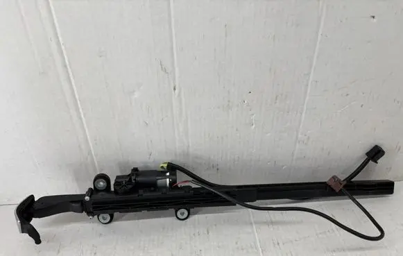 BMW 4 F32 F33 Seat belt adjustment motor 7307916
