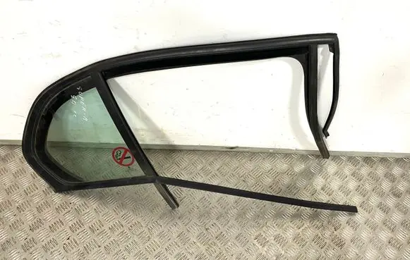 Skoda Superb B6 (3T) Rear vent window glass 3T5845210D 3T5845210 43R001167