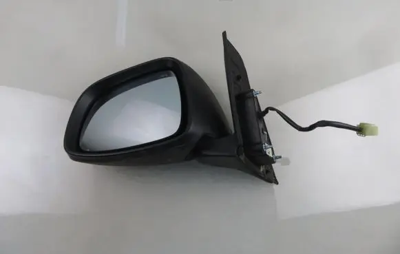 Suzuki SX4 Front door electric wing mirror 8470279J70
