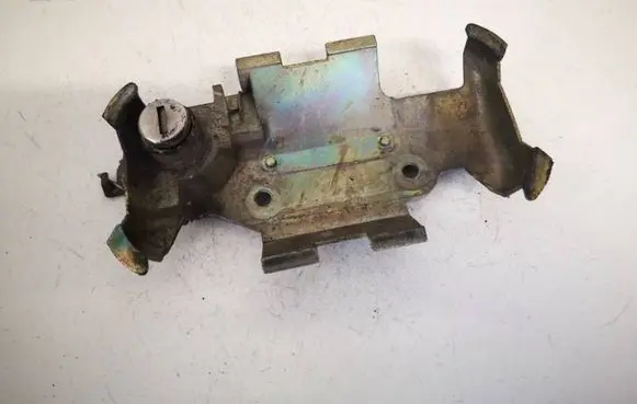 Opel Vectra B Front door lock (next to the handle) gm105