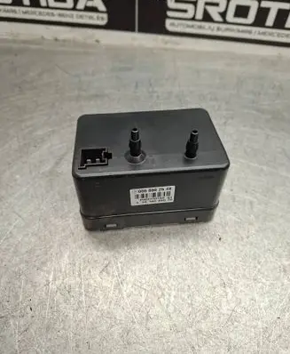 Mercedes-Benz E W211 Central locking vacuum pump A3510020010