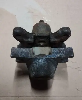 Lexus IS 200-300 Rear brake caliper