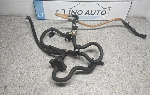 BMW 5 E39 Fuel distributor 13327787822