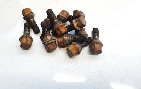 Saab 9-5 Nuts/bolts 