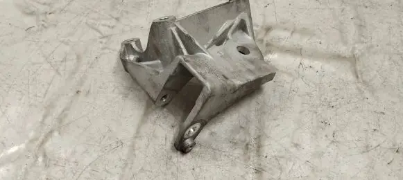 Volvo S90, V90 Engine mounting bracket 31430470