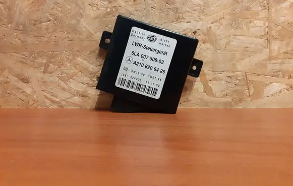 Mercedes-Benz E W210 Light module LCM A2108206426 1655