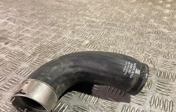 Volvo XC90 Intercooler hose/pipe 31657761