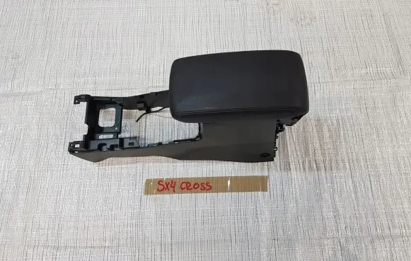 Suzuki SX4 S-Cross Center console