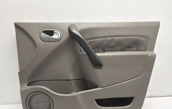 Renault Kangoo II Front door card panel trim 8200618589