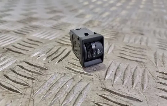 Nissan Micra K14 Headlight level height control switch 71205g