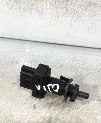 Brake pedal sensor switch