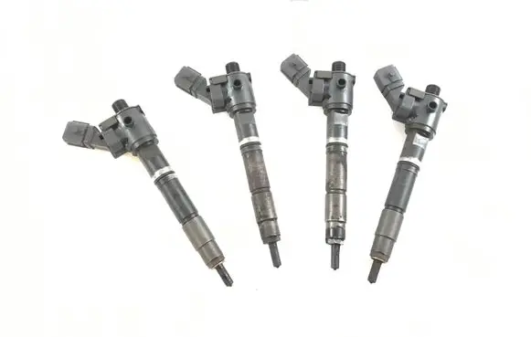 Volvo S90, V90 Fuel injectors set 31336878 04U18419