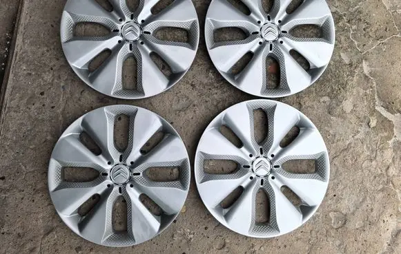 Citroen C3 R15 wheel hub/cap/trim 9685336580