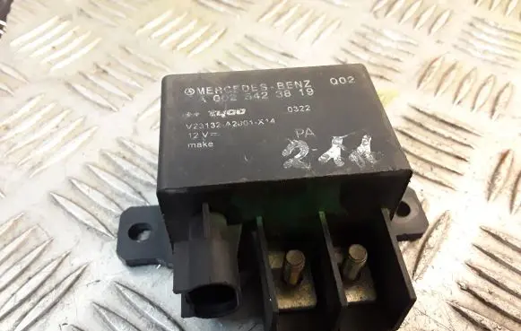 Mercedes-Benz E W211 Other relay 0025423819