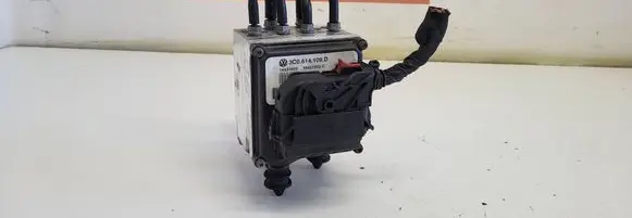 Volkswagen PASSAT B6 ABS Pump 3C0614109D 16431602 16431502C