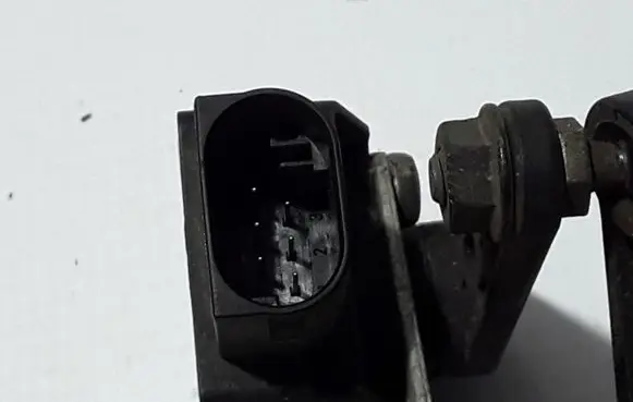 Rear air suspension level height sensor
