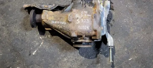 BMW 5 E34 Rear differential 33101213357