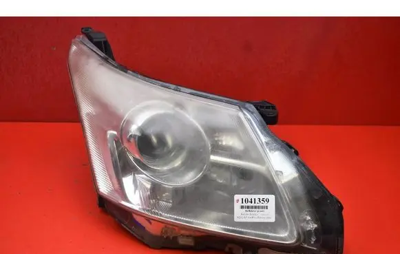 Toyota Avensis Verso Headlight/headlamp 05-14