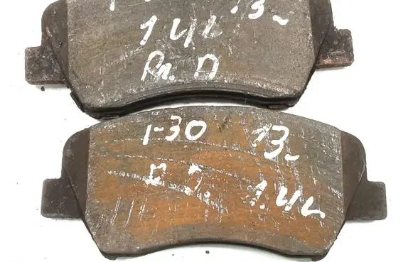 Hyundai i30 Brake pads (front) KBP2505FGG