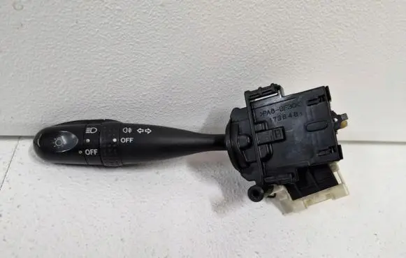 Toyota Corolla Verso E110 Indicator stalk 13010-173752