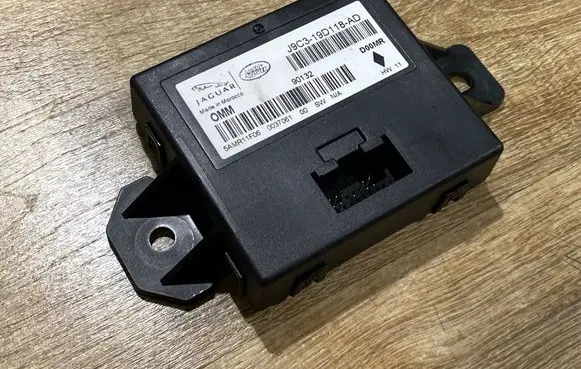 Jaguar E-Pace Central body control module J9C319D118AD 90132 0037061