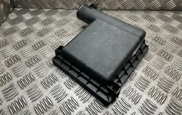 Toyota Auris E180 Air filter box cover 177050T060