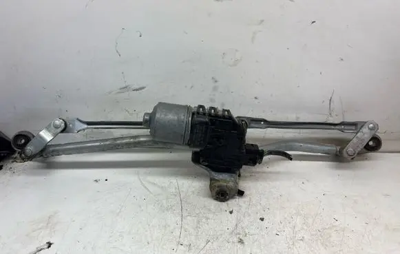 Audi A4 S4 B7 8E 8H Front wiper linkage and motor 8E1955119