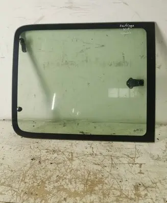 Citroen Berlingo Side middle window/glass 