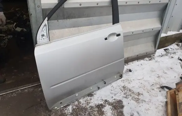 Nissan X-Trail T31 Front door