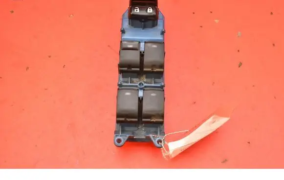 Toyota Avensis Verso Electric window control switch 84040-05020