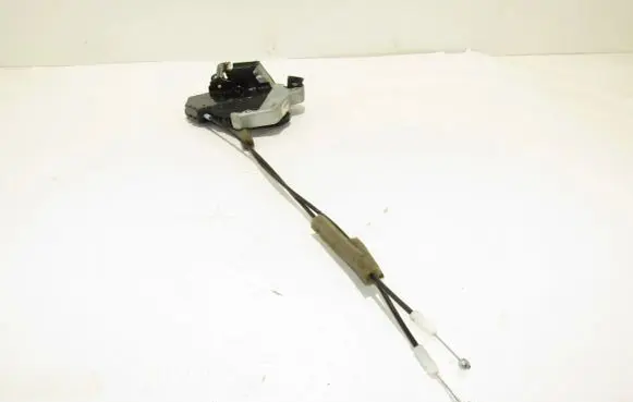 Honda CR-V Front door lock 41113020780