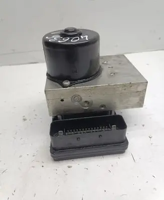 Mercedes-Benz C AMG W203 ABS Pump A0054317412 A0355457832