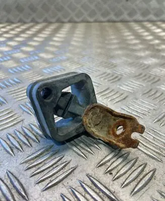 BMW 7 E65 E66 Muffler mount bracket/holder 7508087