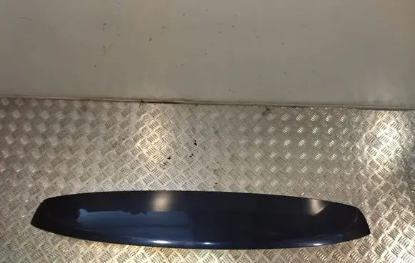 Tailgate/trunk spoiler