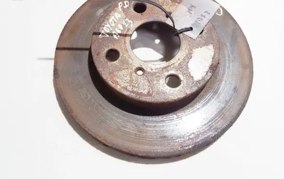 Toyota Yaris Front brake disc ventiliuojamas
